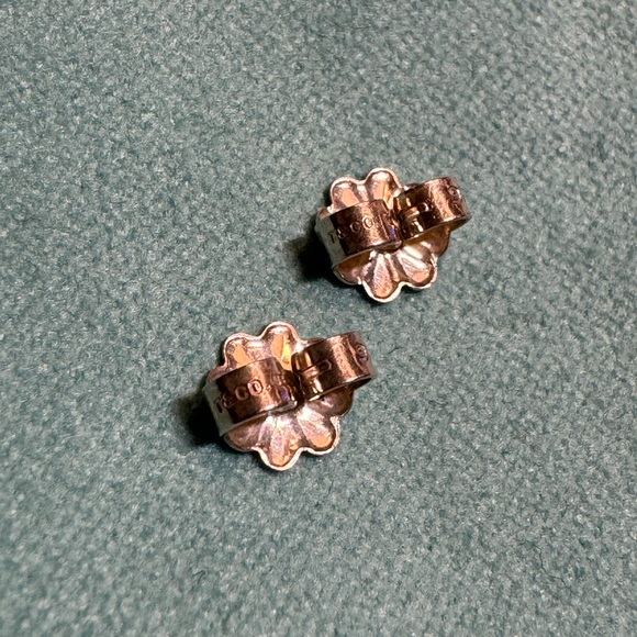 Tiffany Knot sterling silver mesh earrings. Comes with original pouch. - Picture 7 of 7